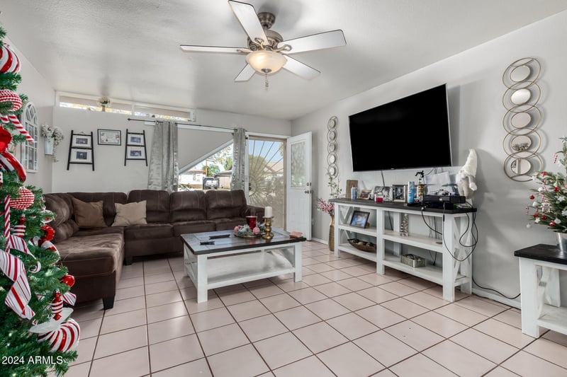 3433 Poinsettia Dr, Phoenix, AZ 85029