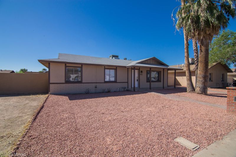 3433 W Saint Moritz Ln, Phoenix, AZ 85053