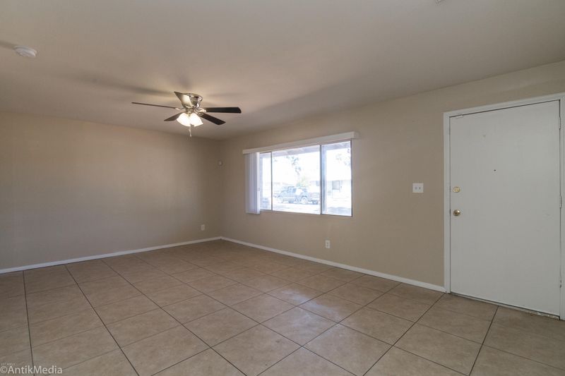 3433 W Saint Moritz Ln, Phoenix, AZ 85053