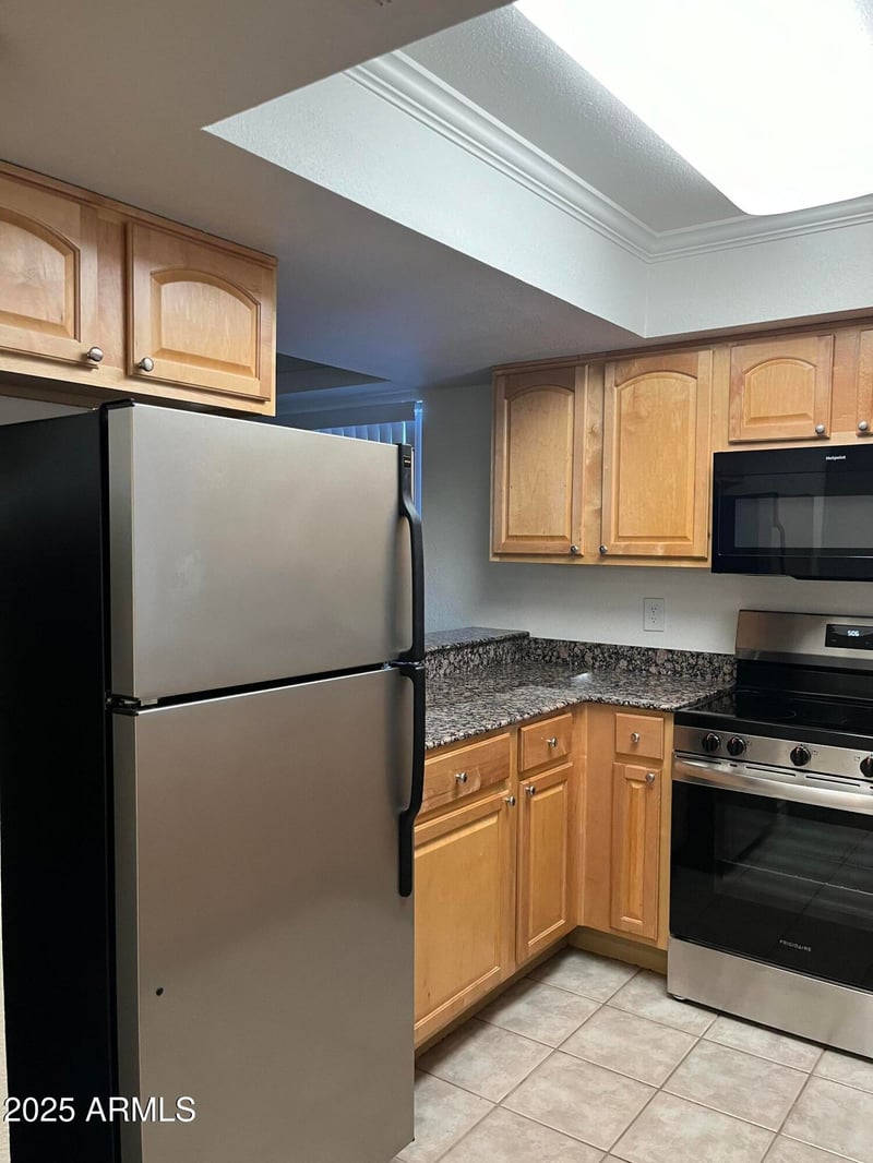 3435 W Danbury Dr #B104, Phoenix, AZ 85053