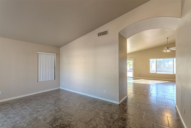3437 E Kerry Ln, Phoenix, AZ 85050