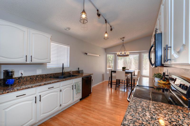 3438 E Sequoia Dr, Phoenix, AZ 85050