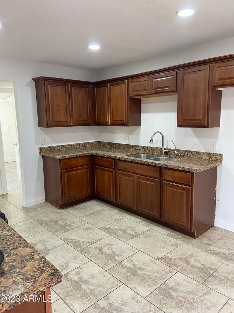 3438 N 47th Dr, Phoenix, AZ 85031