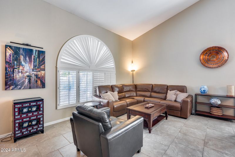 3440 E Granite View Dr, Phoenix, AZ 85044