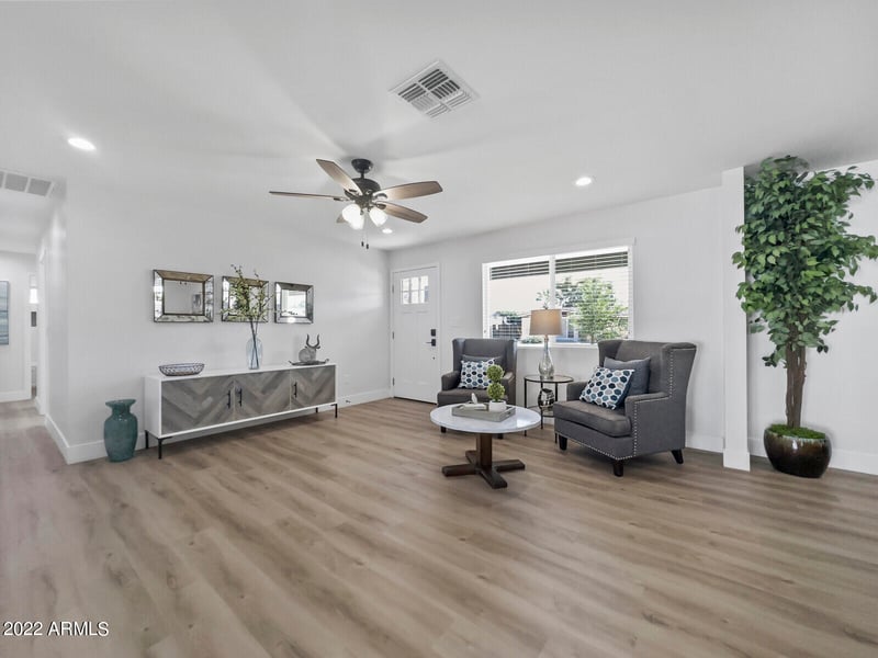 3440 E Laurel Ln, Phoenix, AZ 85028