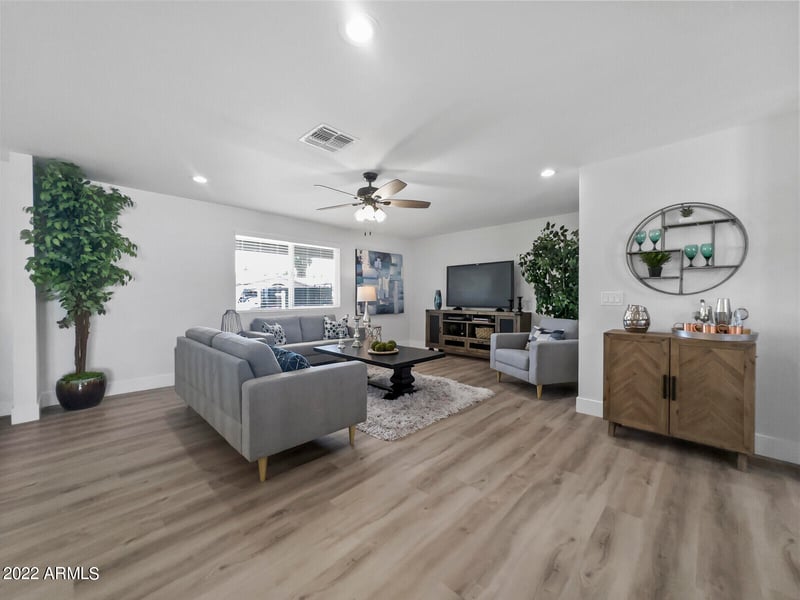 3440 E Laurel Ln, Phoenix, AZ 85028