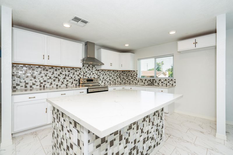 3440 W Krall St, Phoenix, AZ 85017