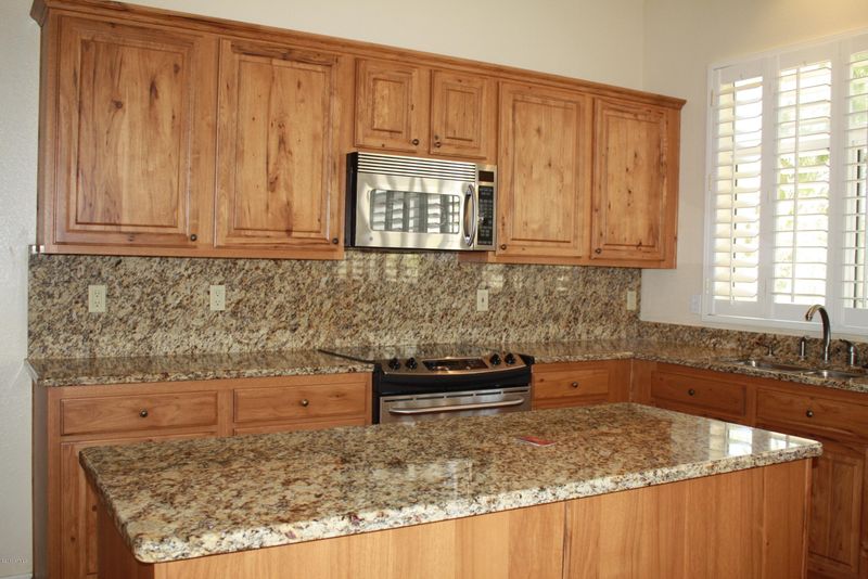 3441 E Granite View Dr, Phoenix, AZ 85044