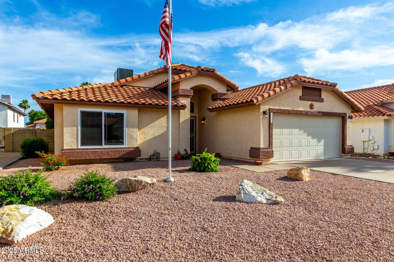 3443 E Wickieup Ln, Phoenix, AZ 85050