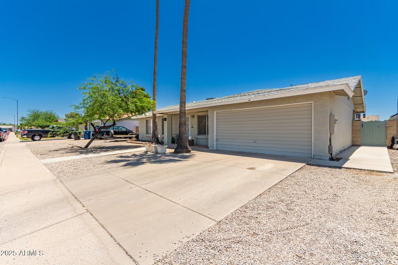 3447 Dolphin Ave, Mesa, AZ 85204