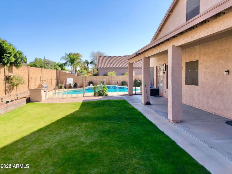 345 Date Palm Dr, Gilbert, AZ 85234