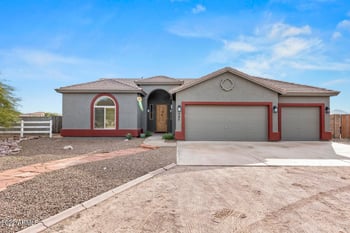 345 W Moon Dust Trl, San Tan Valley, AZ 85143