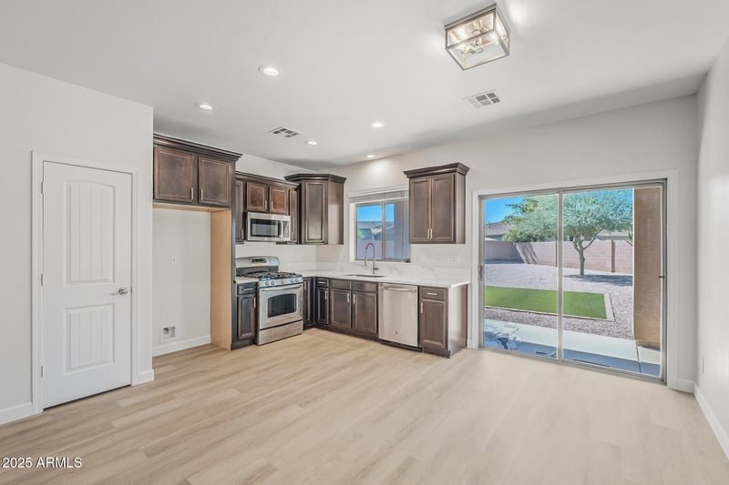 34530 Hariana Rd, San Tan Valley, AZ 85143