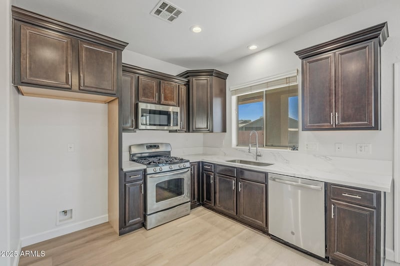 34530 Hariana Rd, San Tan Valley, AZ 85143