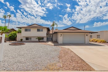 3455 Gelding Dr, Phoenix, AZ 85053