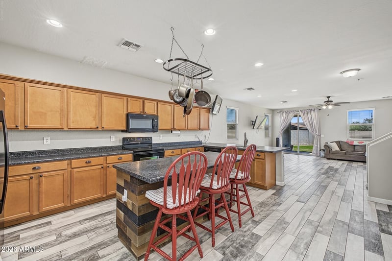 34557 N Sabre Dr, San Tan Valley, AZ 85144