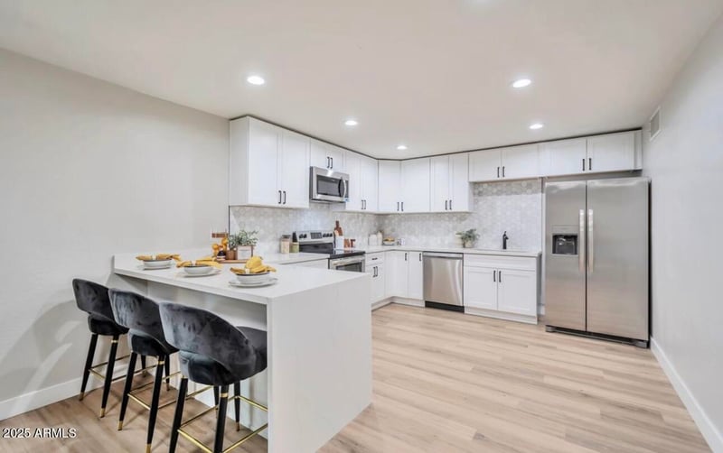 346 Broadway Ln, Tempe, AZ 85282