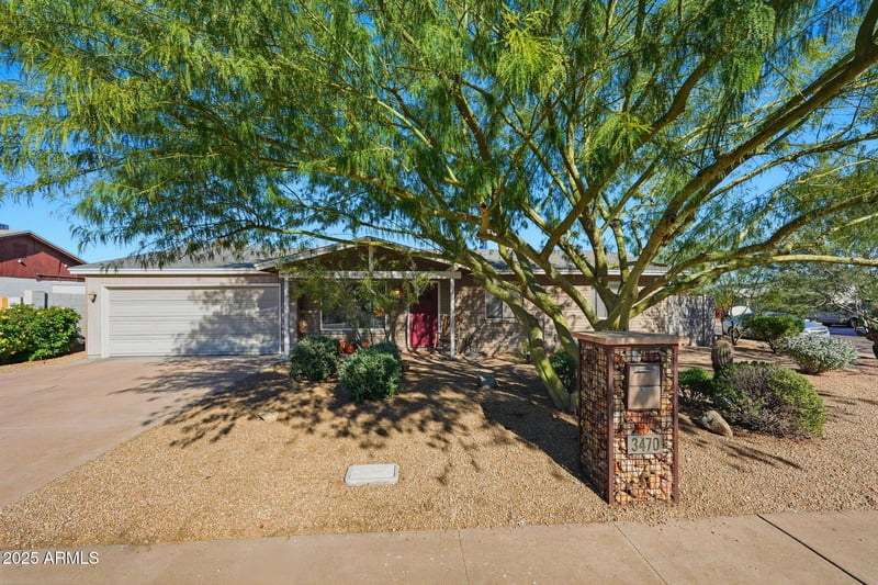 3470 Paradise Dr, Phoenix, AZ 85028