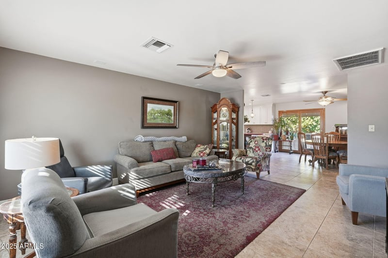 3470 Paradise Dr, Phoenix, AZ 85028