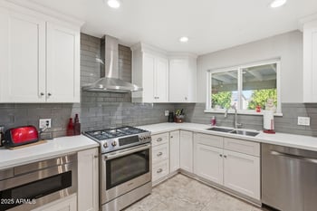 3470 Paradise Dr, Phoenix, AZ 85028