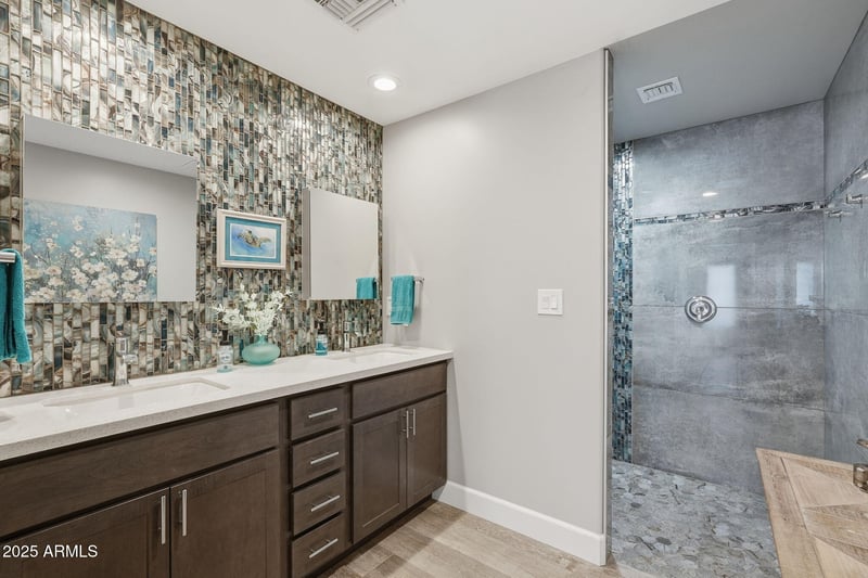 3470 Paradise Dr, Phoenix, AZ 85028