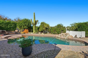 3470 Paradise Dr, Phoenix, AZ 85028