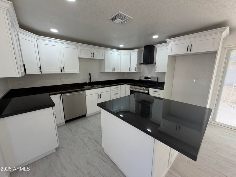 3471 E Delcoa Dr, Phoenix, AZ 85032
