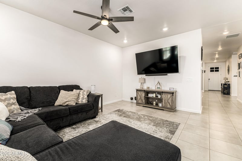 3475 Isla Ave, San Tan Valley, AZ 85143