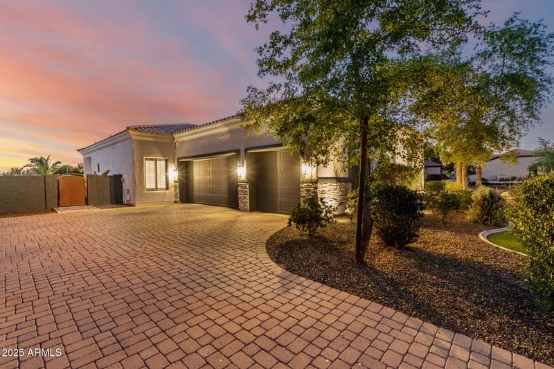 348 Park Grove Ln, Gilbert, AZ 85296