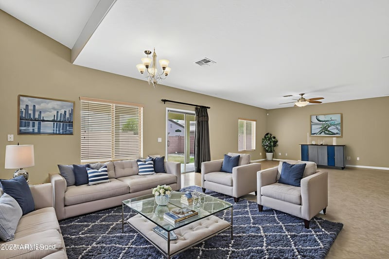 3482 Sunshine Butte Dr, San Tan Valley, AZ 85144