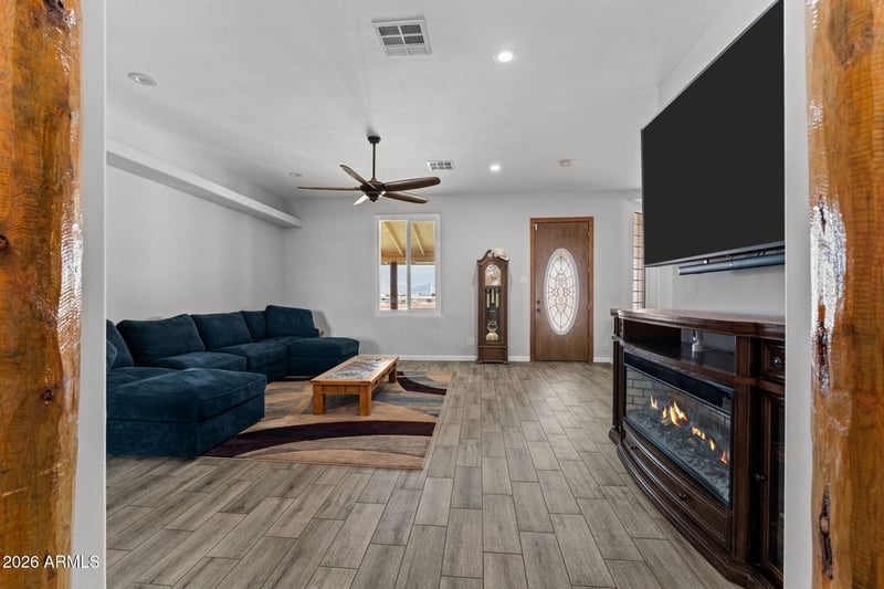 34841 3rd St, Phoenix, AZ 85086