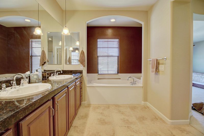 3488 N Boulder Ct, Buckeye, AZ 85396