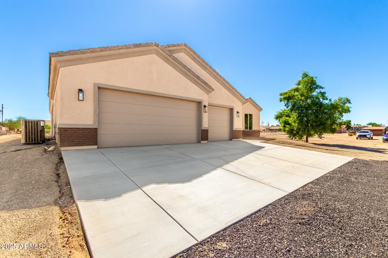 34889 3rd St, Phoenix, AZ 85086