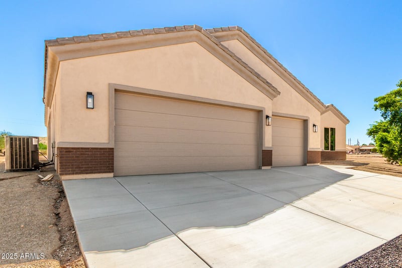 34889 3rd St, Phoenix, AZ 85086