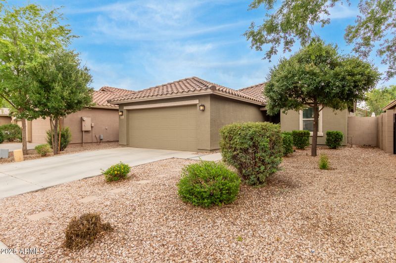 3489 E Silversmith Trl E, San Tan Valley, AZ 85143