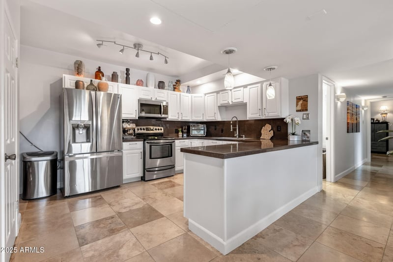 349 E Thomas Rd #E401, Phoenix, AZ 85012