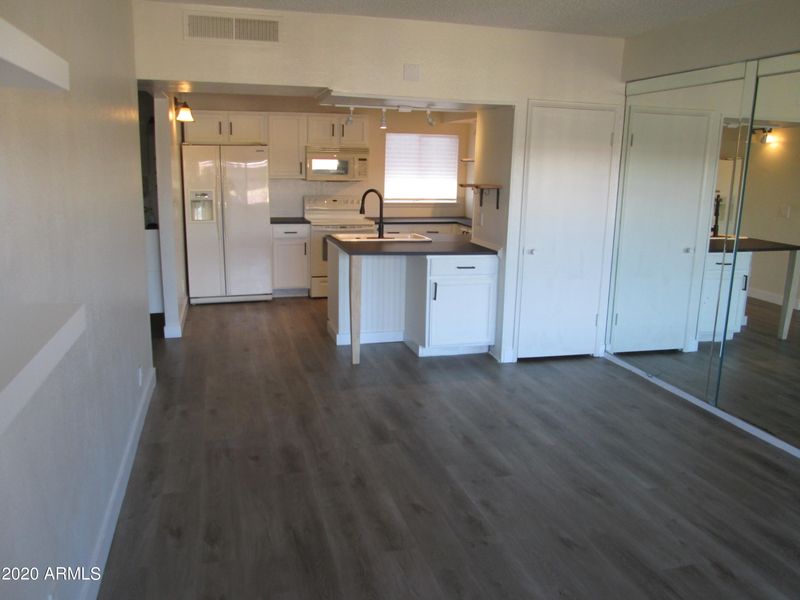 349 E Thomas Rd #E502, Phoenix, AZ 85012