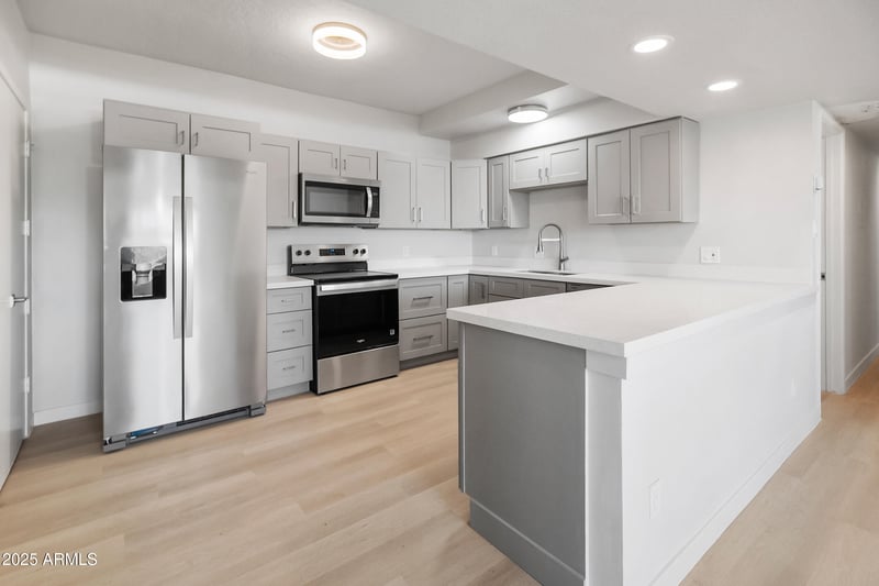 349 Thomas Rd #E301, Phoenix, AZ 85012