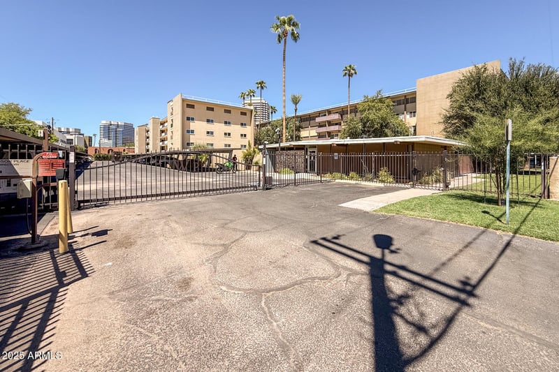 349 Thomas Rd #E301, Phoenix, AZ 85012