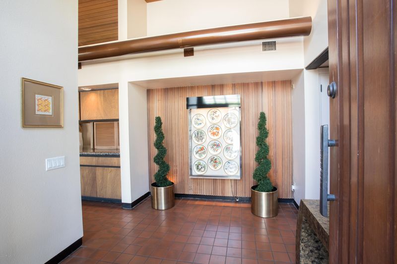 35 E Wagon Wheel Dr, Phoenix, AZ 85020