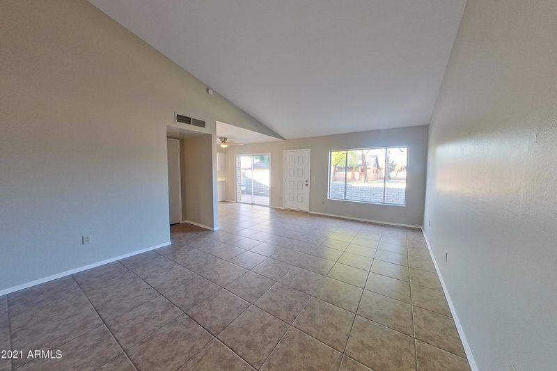 35 W Concorda Dr #101, Tempe, AZ 85282
