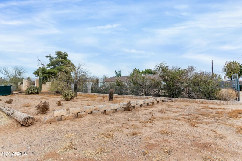 35011 3rd St, Phoenix, AZ 85086