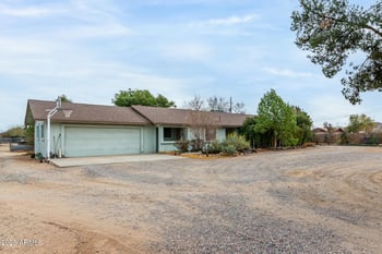 35011 3rd St, Phoenix, AZ 85086