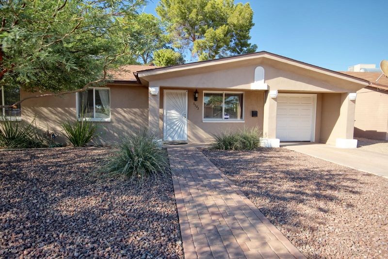 3502 E Delcoa Dr, Phoenix, AZ 85032