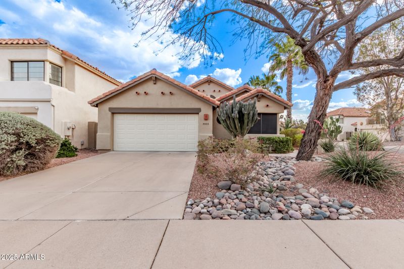 3505 E South Fork Dr, Phoenix, AZ 85044