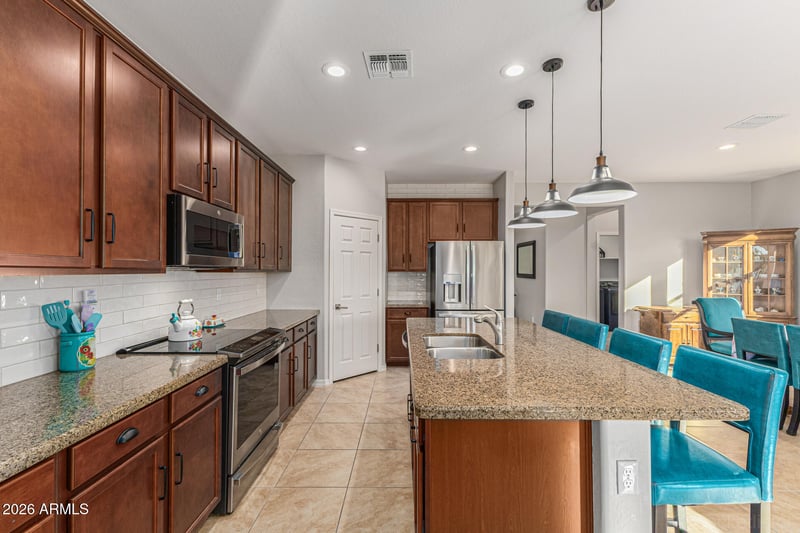 35060 Laredo Dr, San Tan Valley, AZ 85144