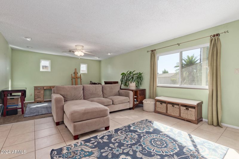 3508 E Gelding Dr, Phoenix, AZ 85032