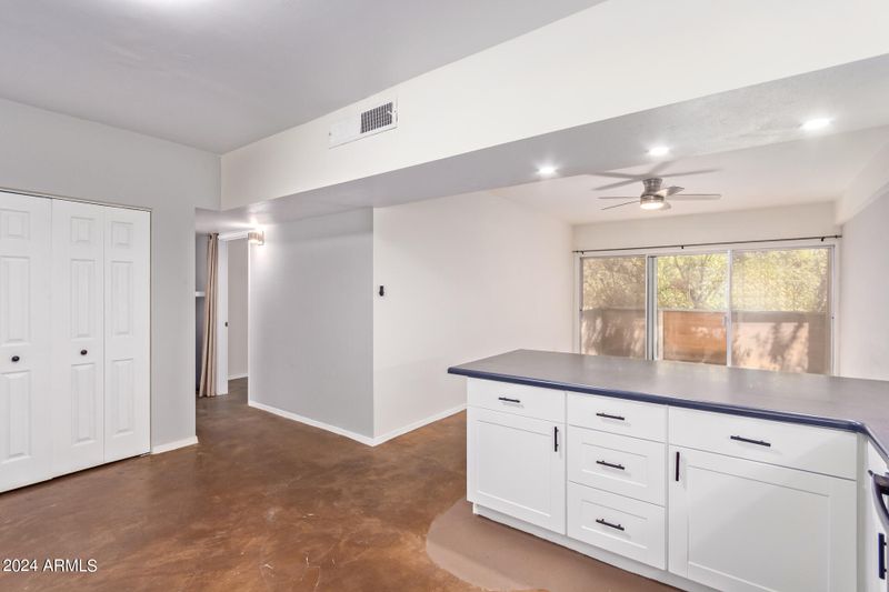 351 E Thomas Rd #D306, Phoenix, AZ 85012