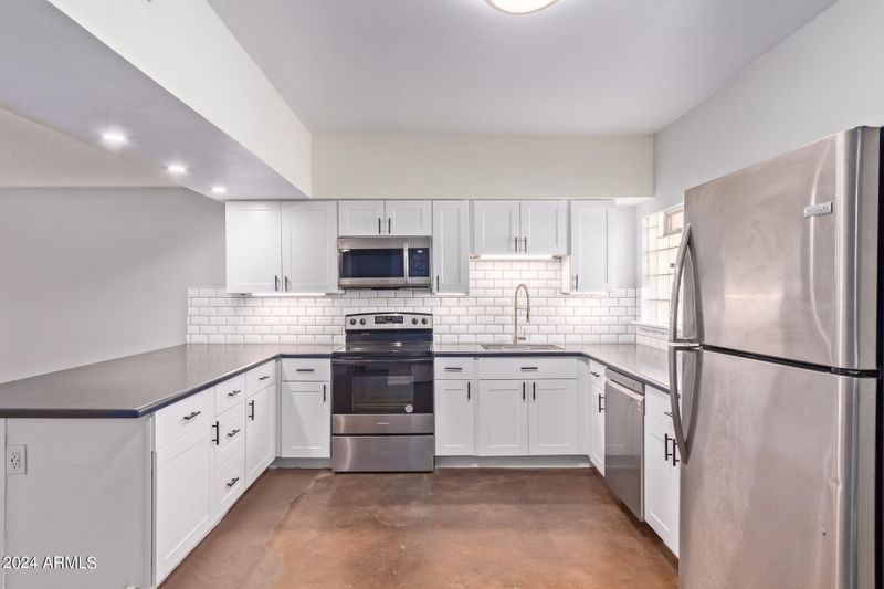 351 E Thomas Rd #D306, Phoenix, AZ 85012