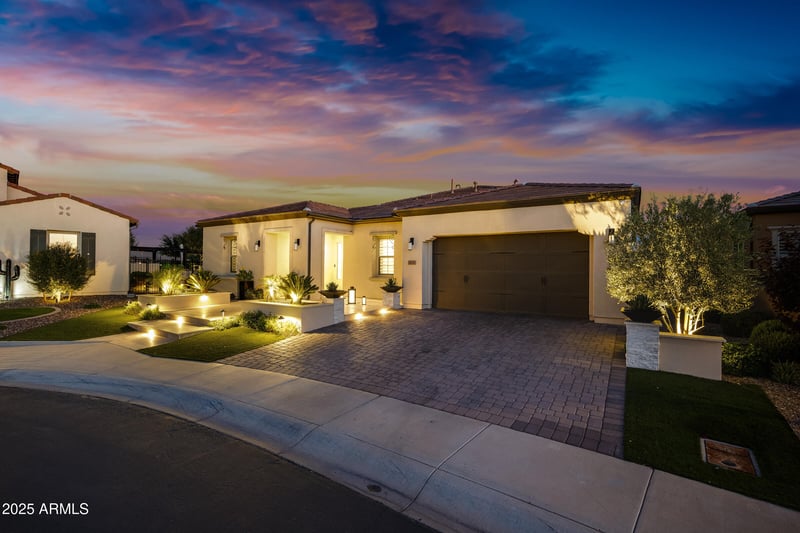 351 Santa Lucia Ln, Queen Creek, AZ 85140